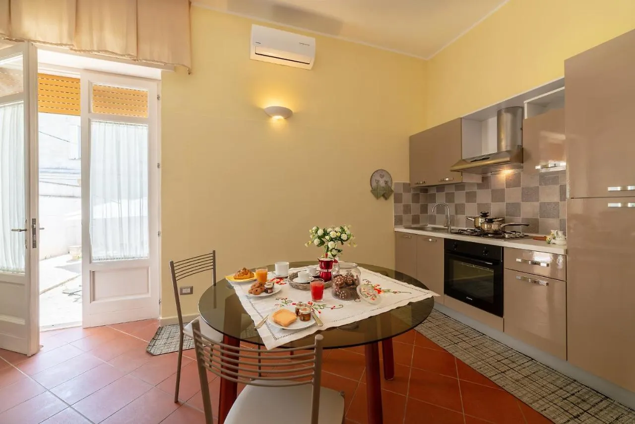 Apartment Appartamento Indipendente In Centro A Lecce Con Parcheggio Gratuito